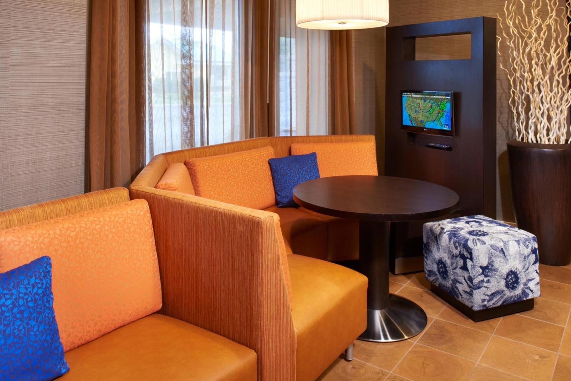 Courtyard Toledo Maumee/Arrowhead Hotel Exterior foto
